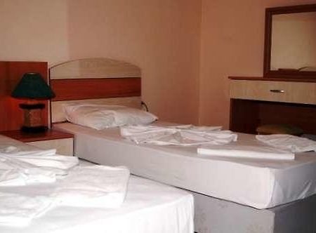 Cemal Bey Apart Hotel อลันยา ภายนอก รูปภาพ